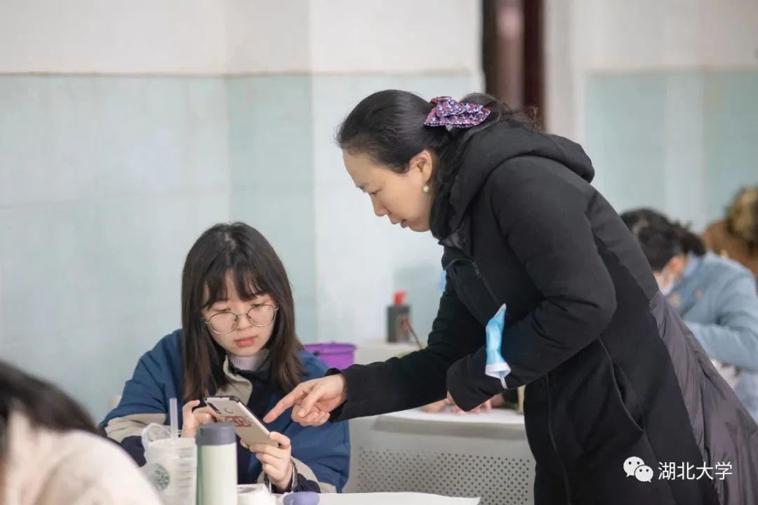 大学课程：品酒、爬树、陶艺、太极剑、飞镖、陕北秧歌...羡慕了