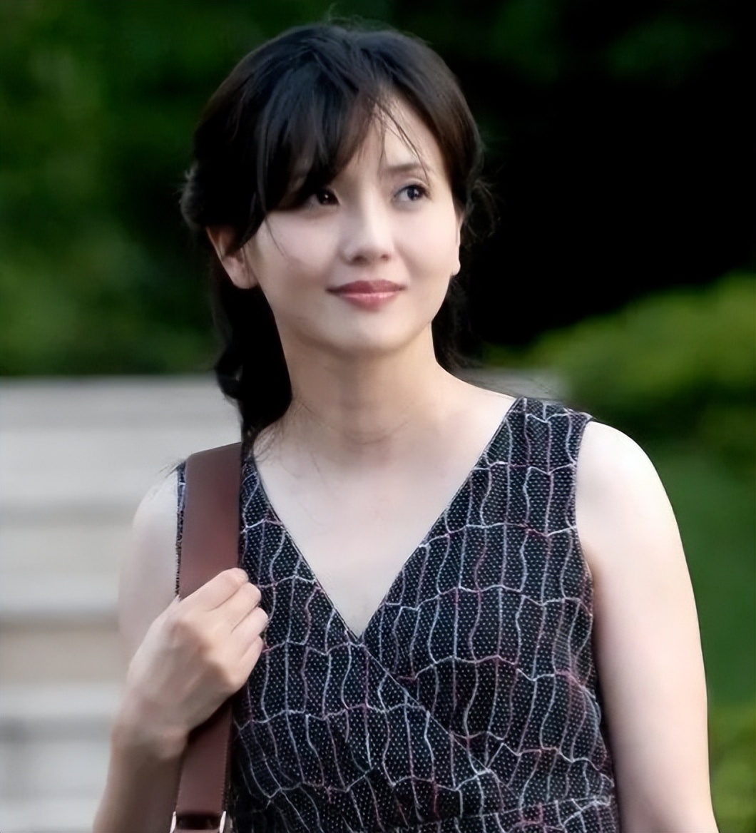 14位贤良的“妈妈专业户”女星，年轻时个顶个是美人坯子