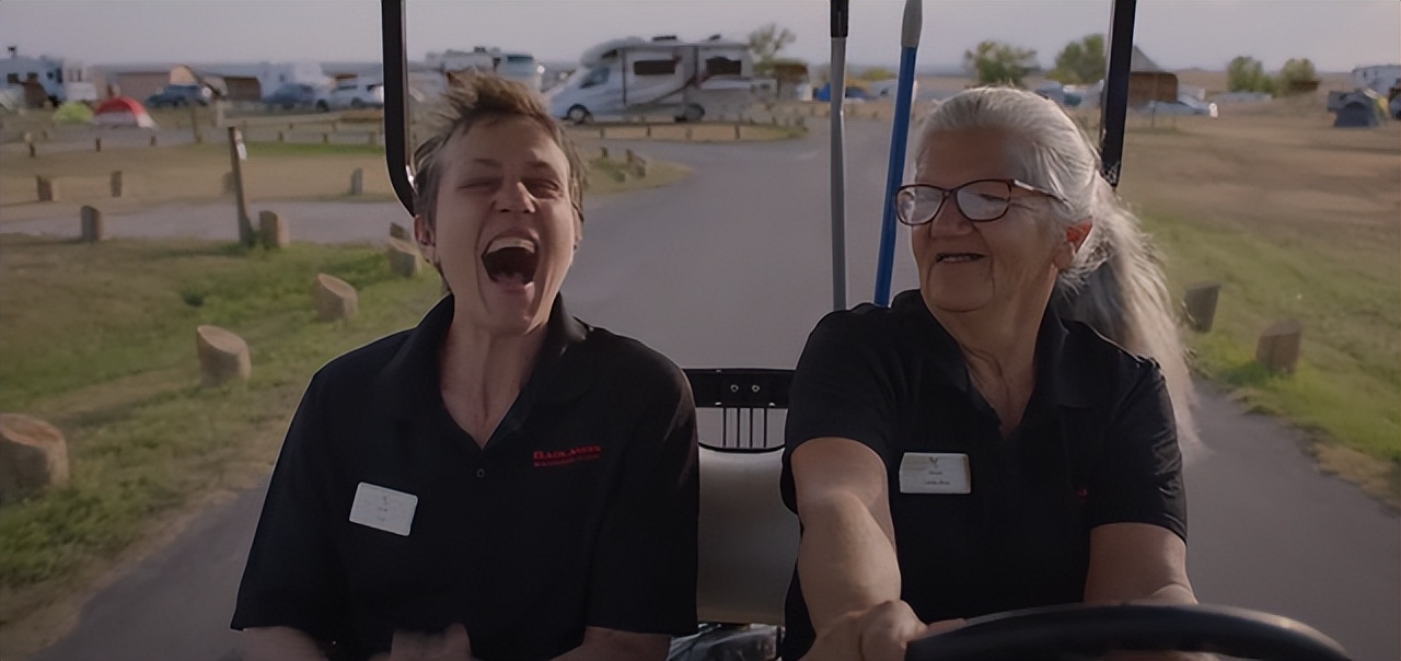 电影《无依之地》：何以为家？献给不得不离开的那些人