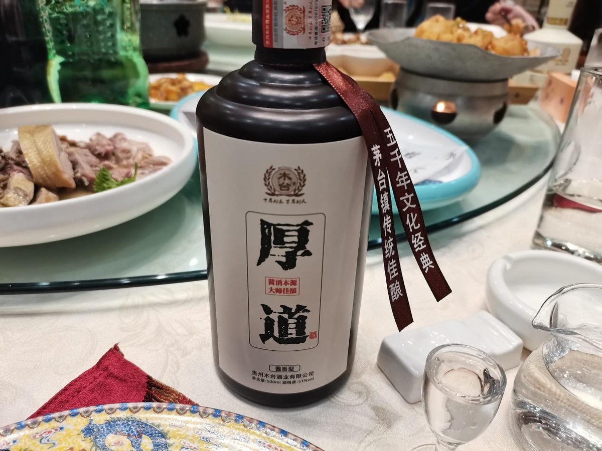 湖南一白酒，曾3次与茅台酒并肩，入选中国名酒！如今却无人识