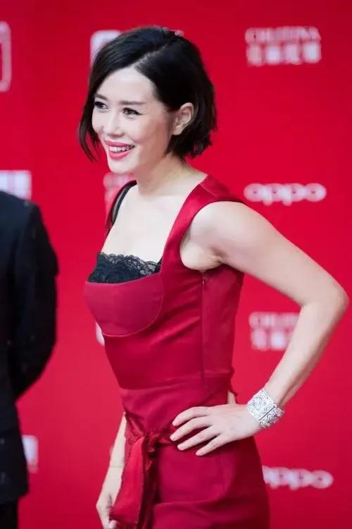 女演员余男