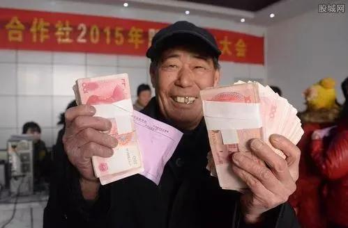 没儿没女的五保户，真的比儿女双全的老人幸福吗？答案是肯定的