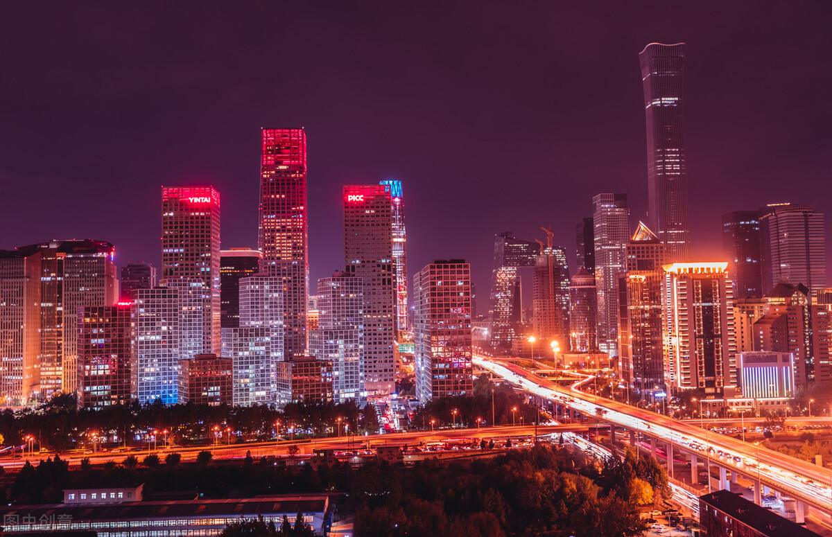 连锁经营的“二留三让”：留住忠诚员工，留住核心价值，让利于合作伙伴，让利于消费者。