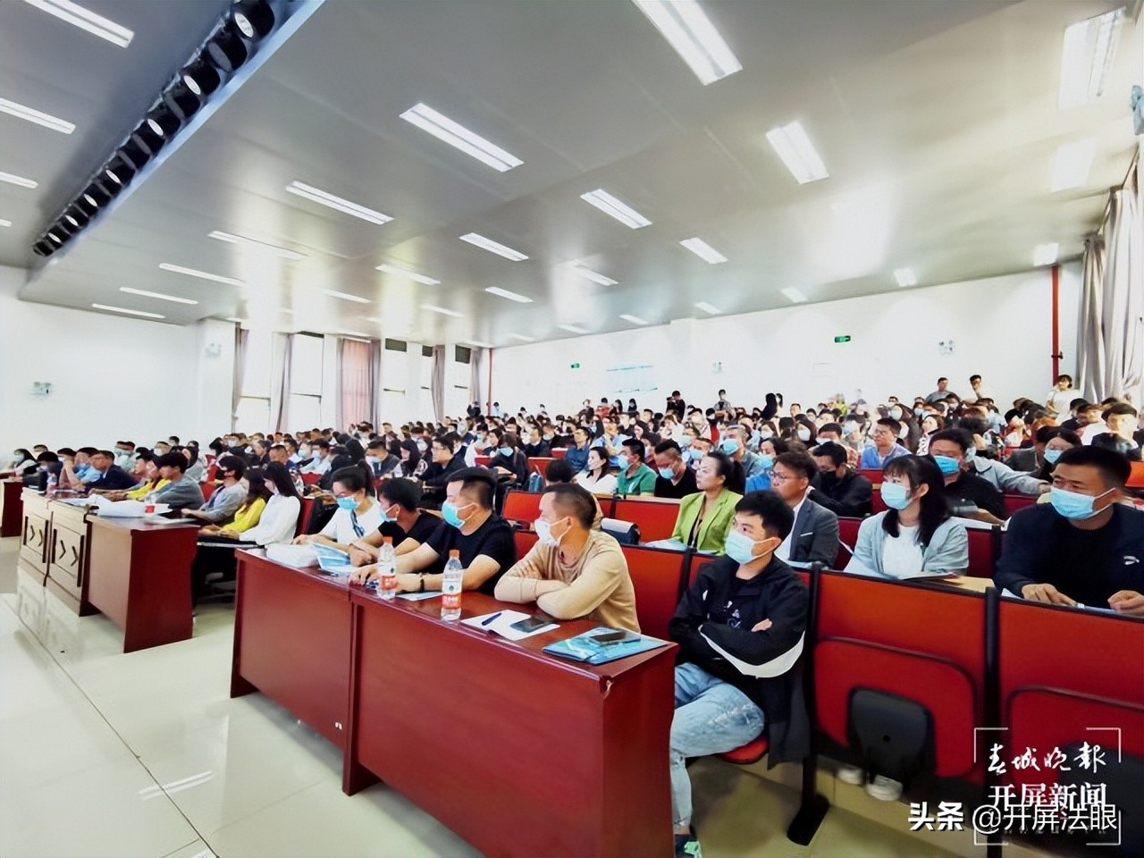 云南水利水電職業(yè)學院推進畢業(yè)生“對口”就業(yè)：8000余個工作崗位 讓學生不出校門就能找工作