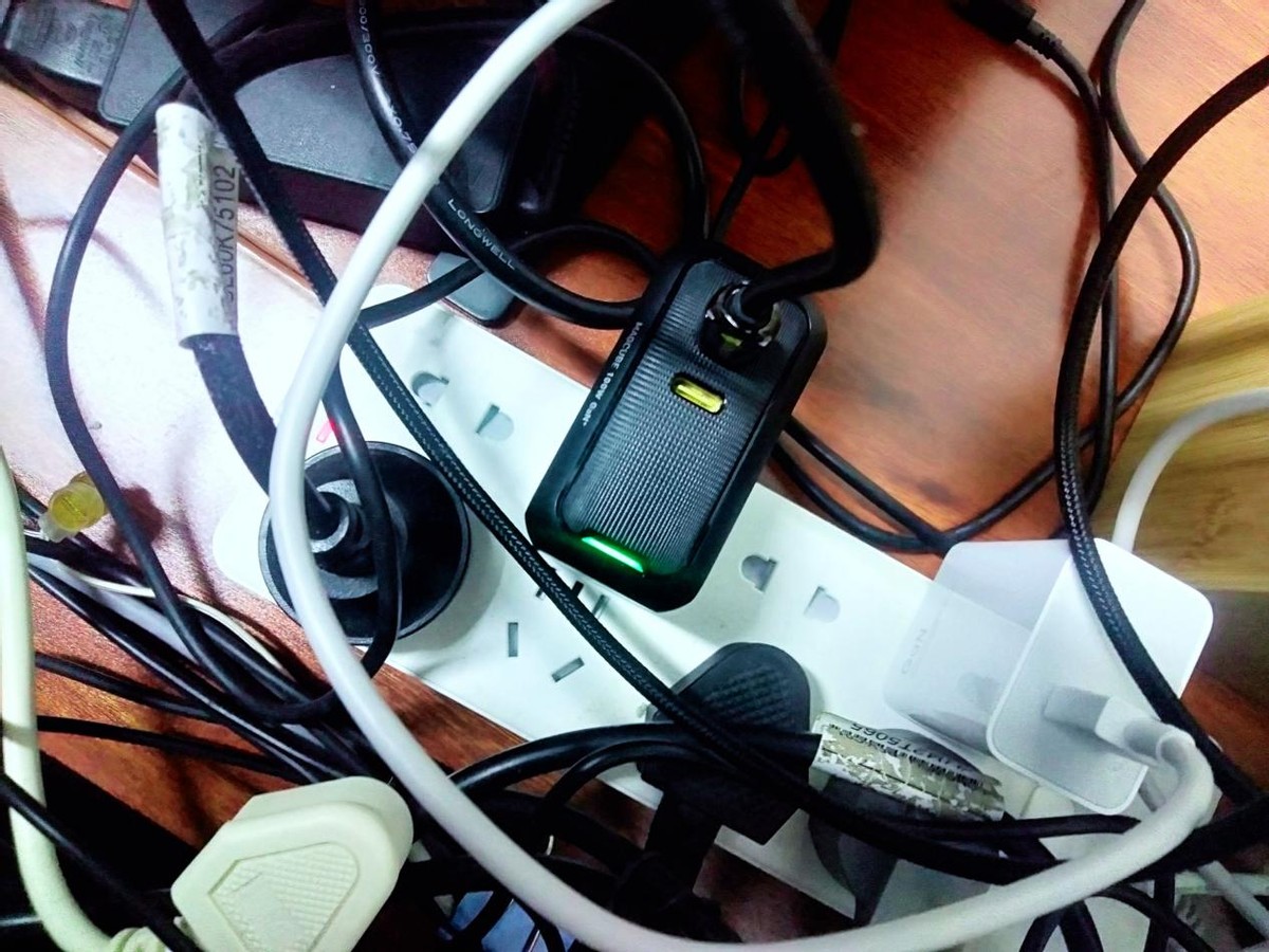 Aohi Magcube 100W氮化镓|饼干大小的100W快充，让你工作生活两不误