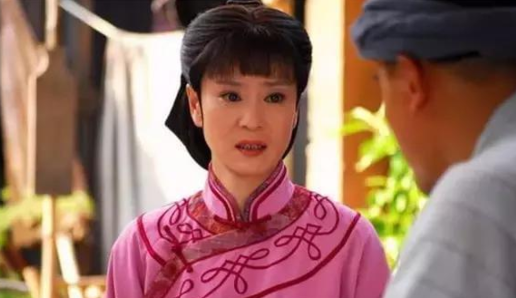 “自带苦相”的8位女星，五官凑在一起，演什么都很丧，可惜了