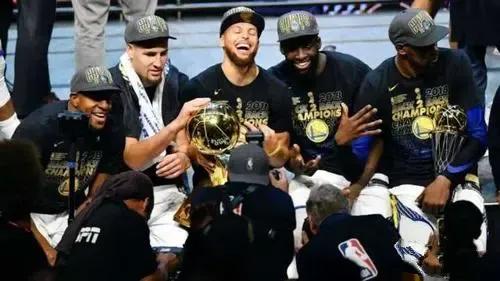 nba都有哪些队拿过冠军(近20年NBA历届总冠军一览，热火、湖人平分秋色，勇士独占鳌头)