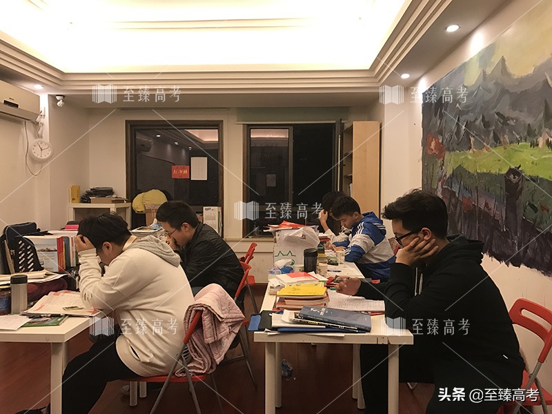 艺考生文化课要求高吗：至臻高考补课一对一费用