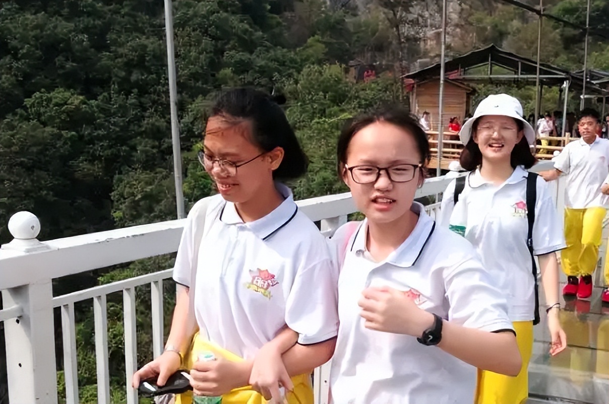 学生迎来好消息，大中小学生有望增设“春秋假”，部分学校已实施