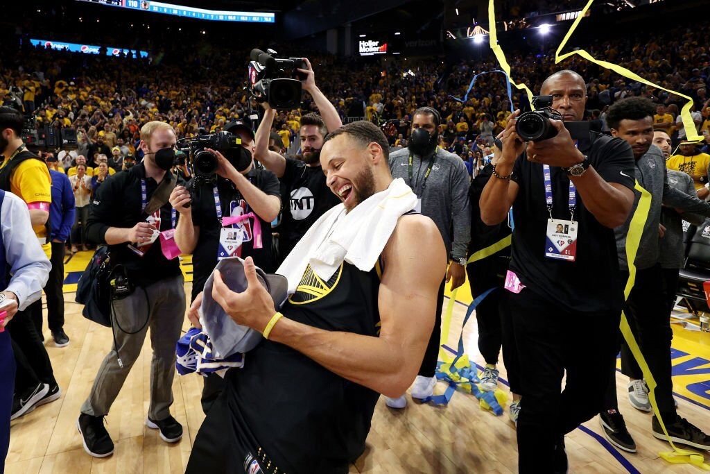 目前nba有哪些是球星(现役75大巨星重排！库里仅第6不如詹皇，追梦超浓眉，勇士5人前50)