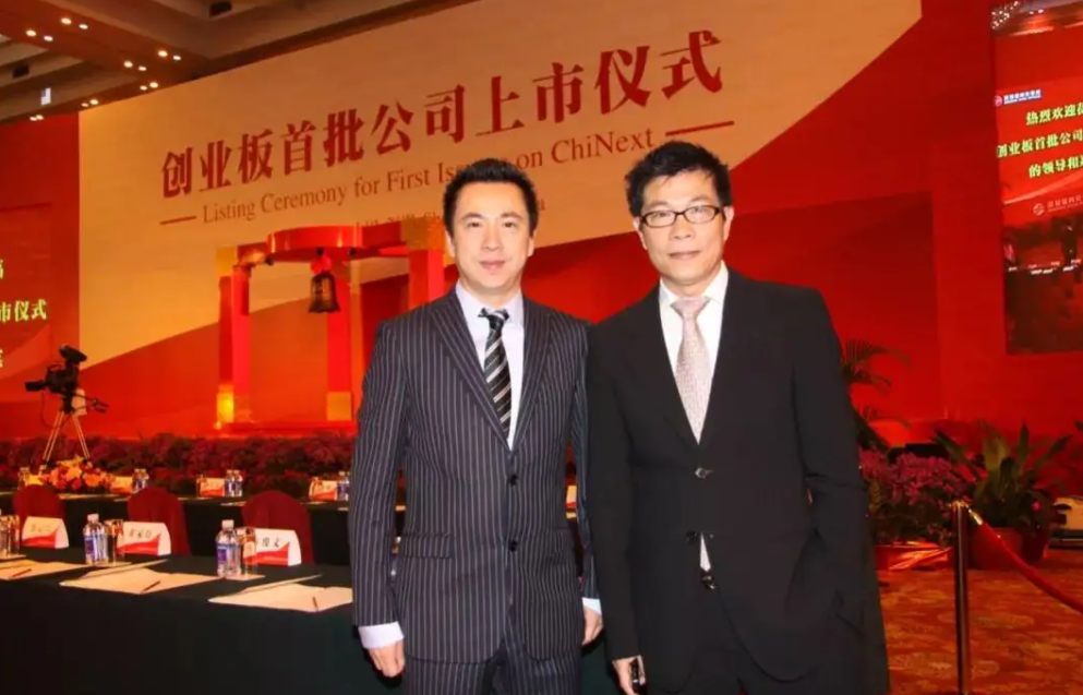 华谊王氏兄弟两人，挥金如土时有多辉煌，人走茶凉后就有多落魄