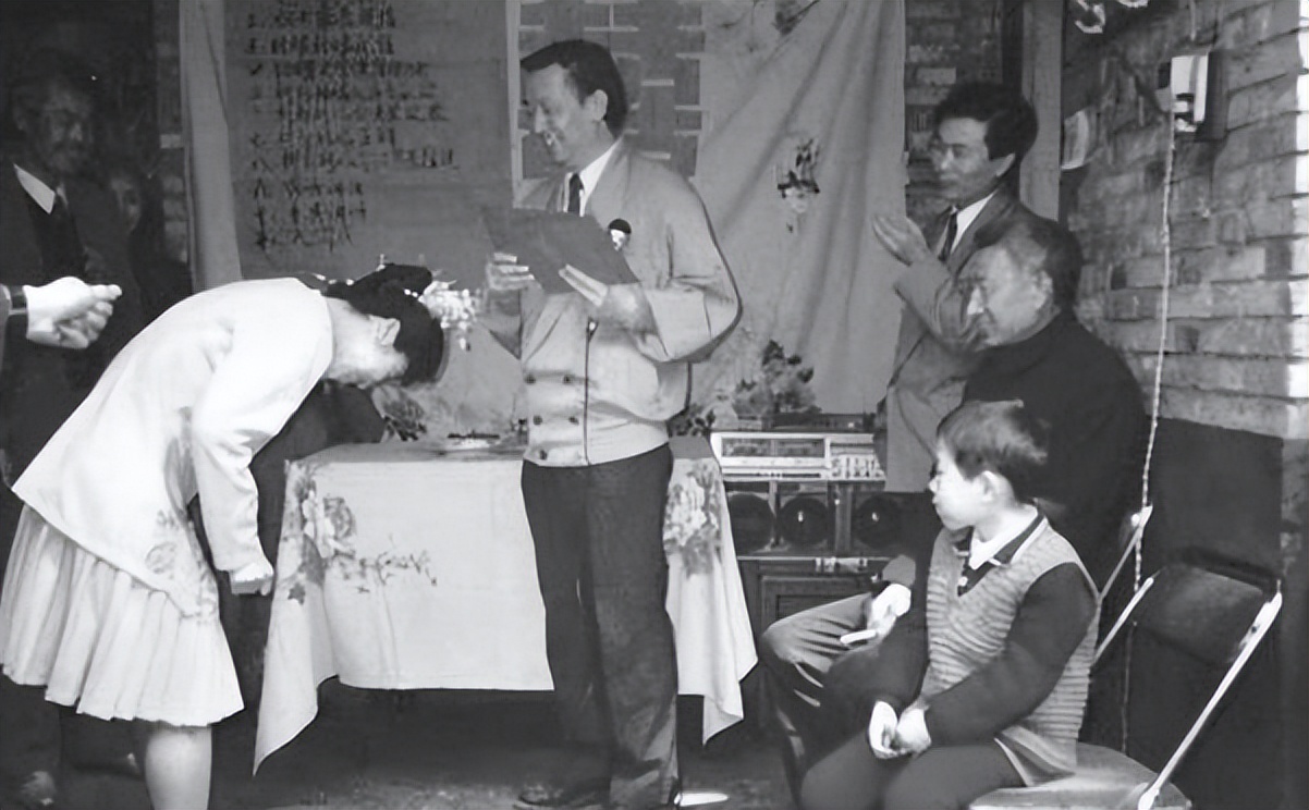 歌王谭咏麟：将上亿资产全部留给妻子，只为让私生子认祖归宗