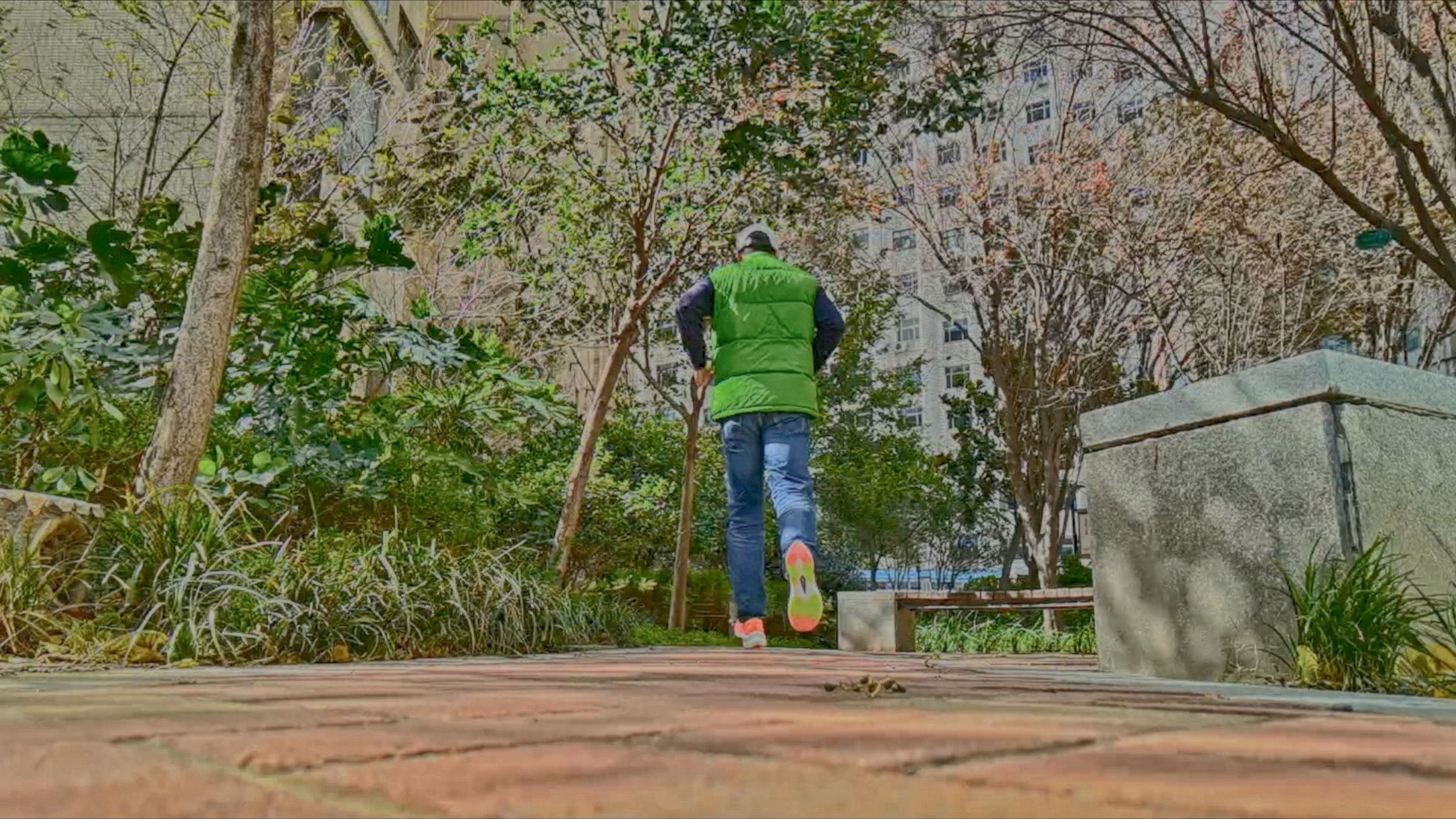 咕咚全掌碳板跑鞋42K，让“造风者”尽情去RUN