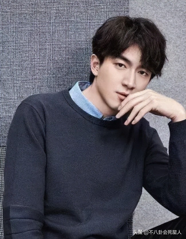 内娱新晋“发面馒头”，肿胀僵硬没眼看，让动脸前辈们自愧不如