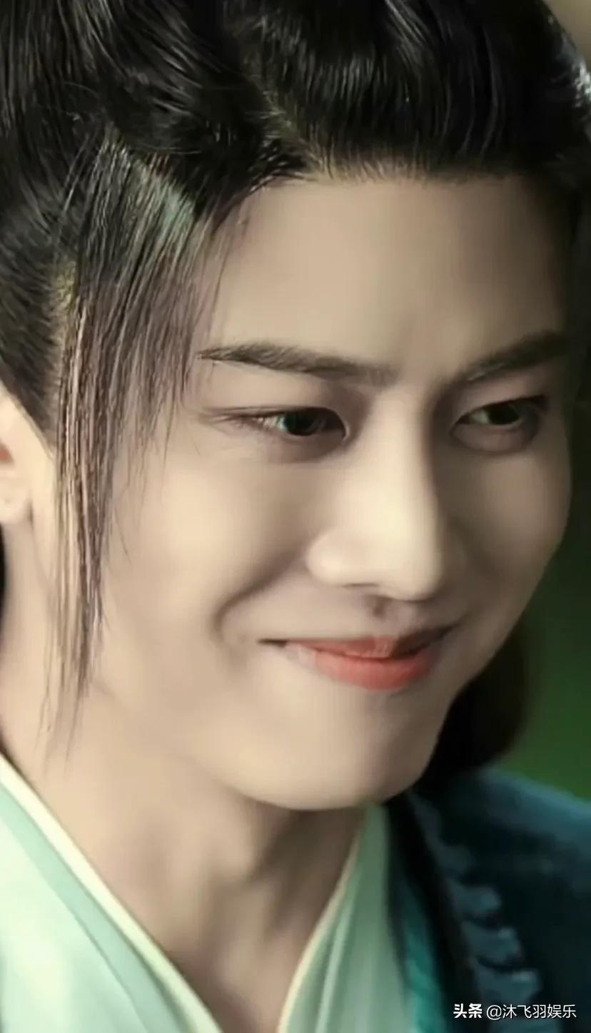 同一演员呆萌鱼霸气尊主和小南辰王的反差感，任嘉伦国超太会演了