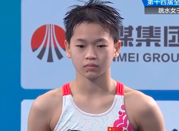 奥运冠军全红婵获重奖，全家喜提45万，仍坚持干农活让人肃然起敬