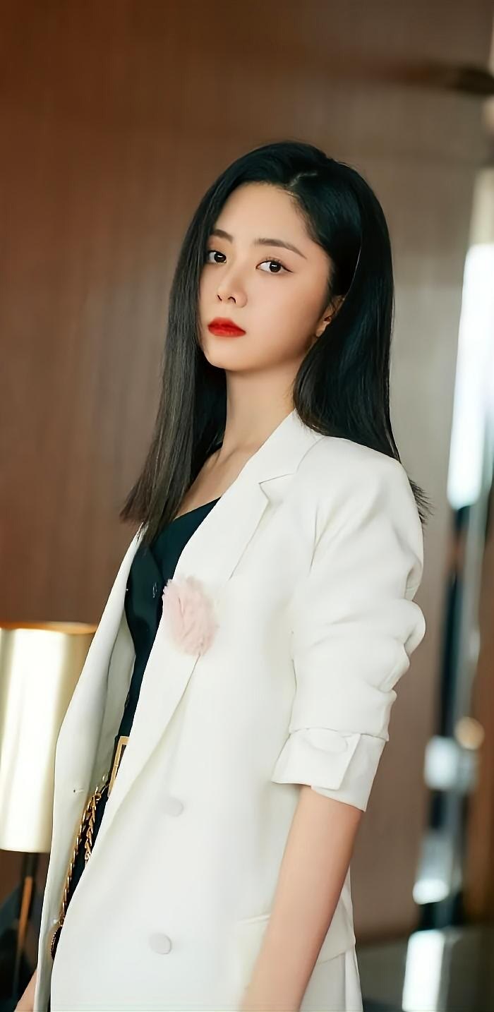 谭松韵越来越年轻，少女感十足2