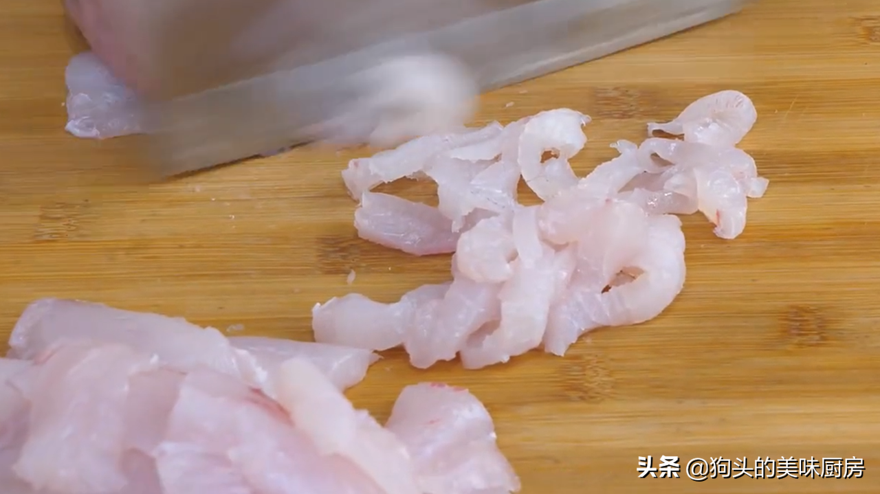 大厨分享秘制鱼丸，Q弹爽口，学会不用出去买，年夜饭就吃它了