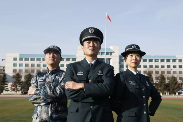 军队文职遇冷，8000多个岗位无人问津，白送的“铁饭碗”都不要？