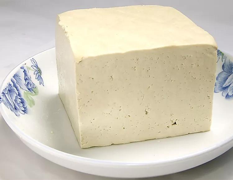 1斤黄豆出12斤豆腐一斤黄豆能出多少豆腐