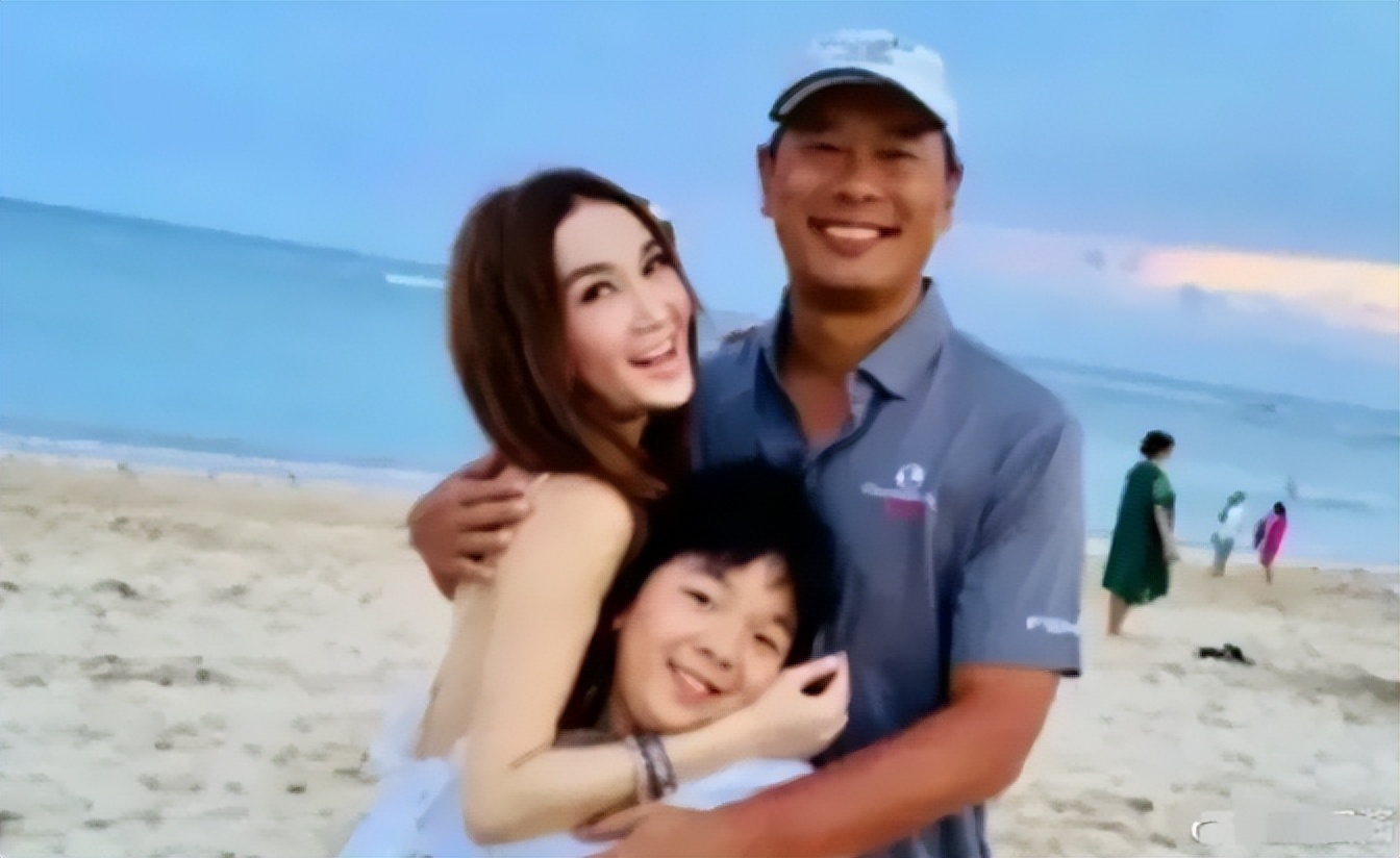 长着一张红颜祸水的脸，感情经历却洁白如纸，这12位女星太稀缺