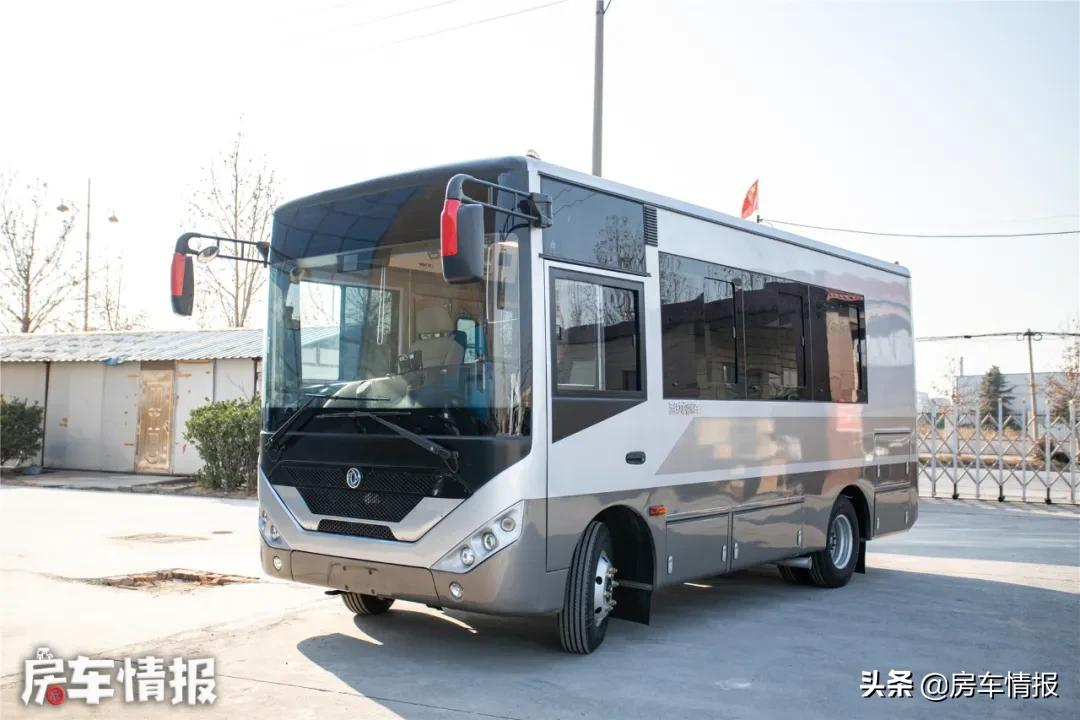 首款东风超龙巴士房车!号称同级别空间之王,20多万性价比不错
