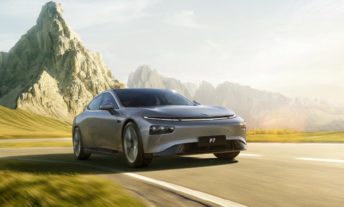 小鹏入局换电，剑指蔚来？