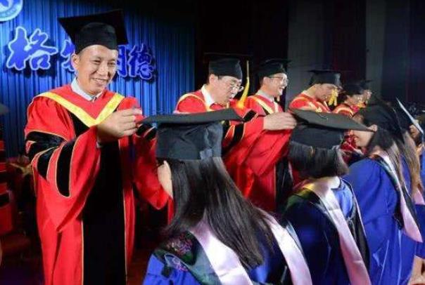 研究生将迎来重磅消息，毕业标准有变化，幸福来得有点太突然