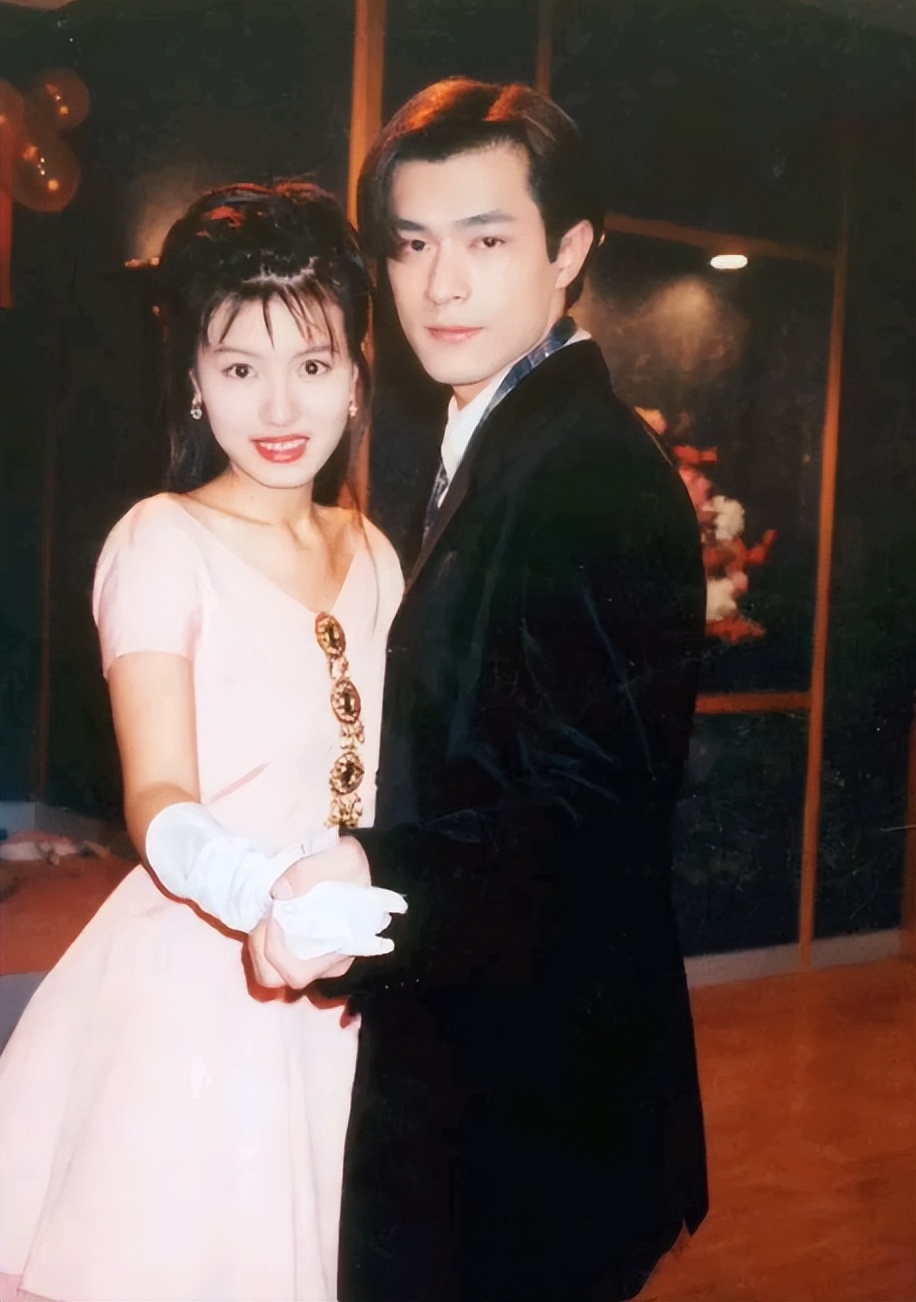 看似单纯无害，实则绯闻不断的7位明星，个个是“撩汉高手”