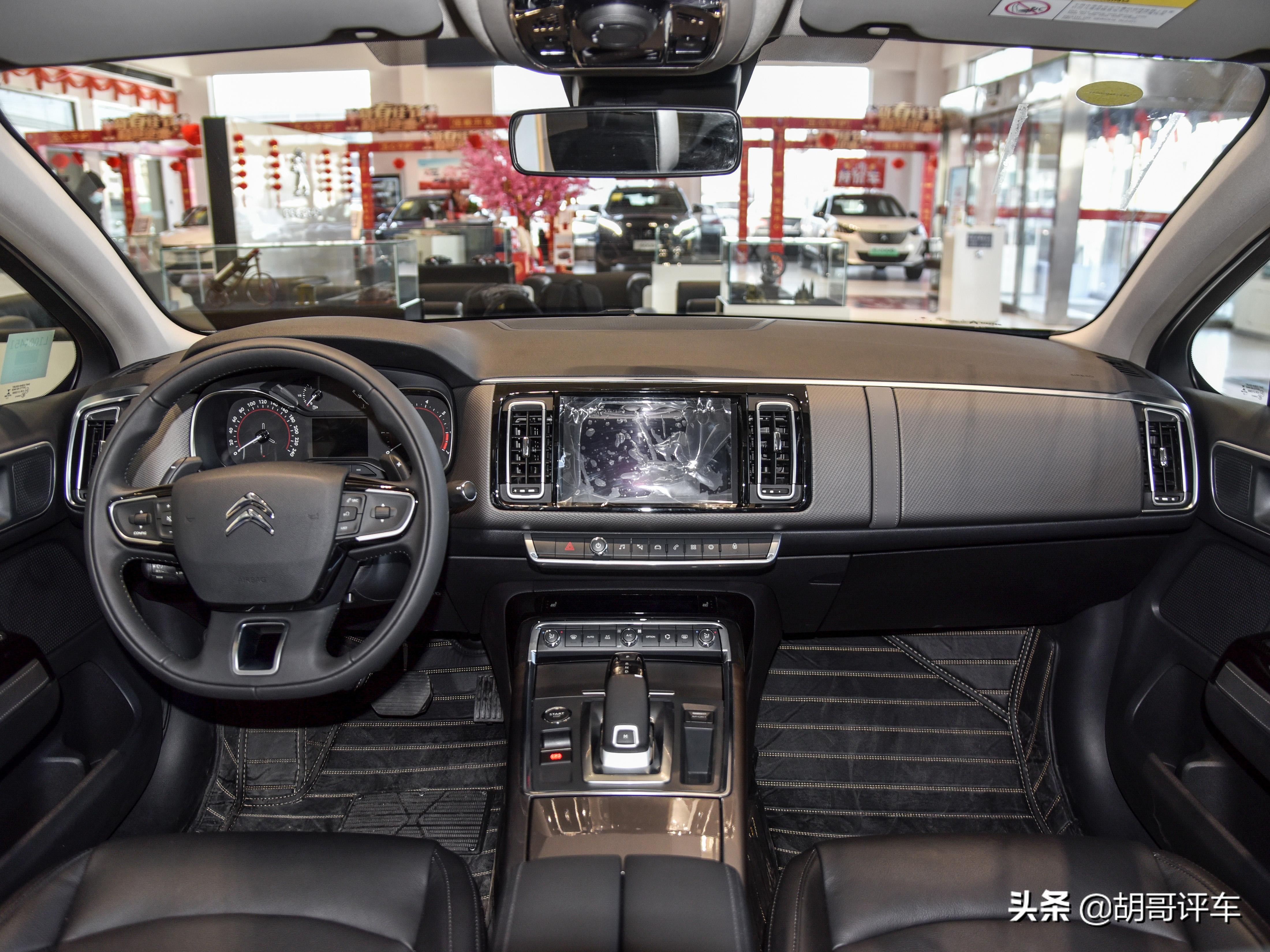 6.4L/100km，后排空间大，自动大灯，一键启动，实拍雪铁龙C6