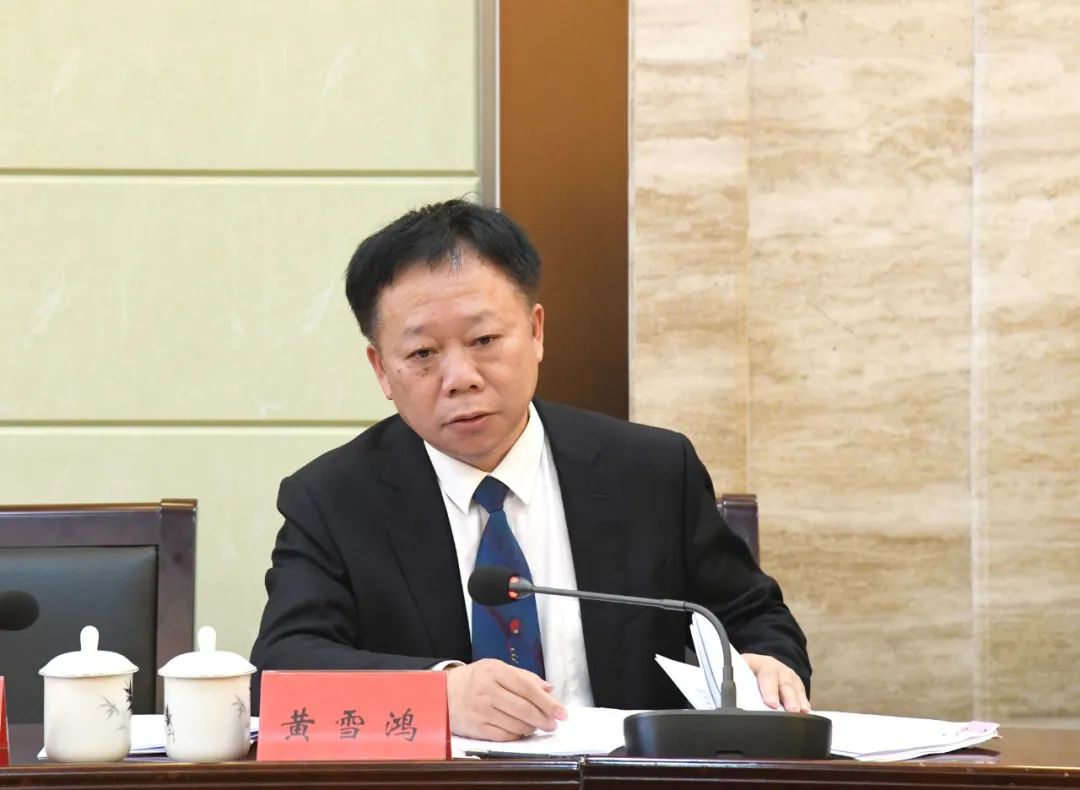 市六届人大常委会举行第三次会议