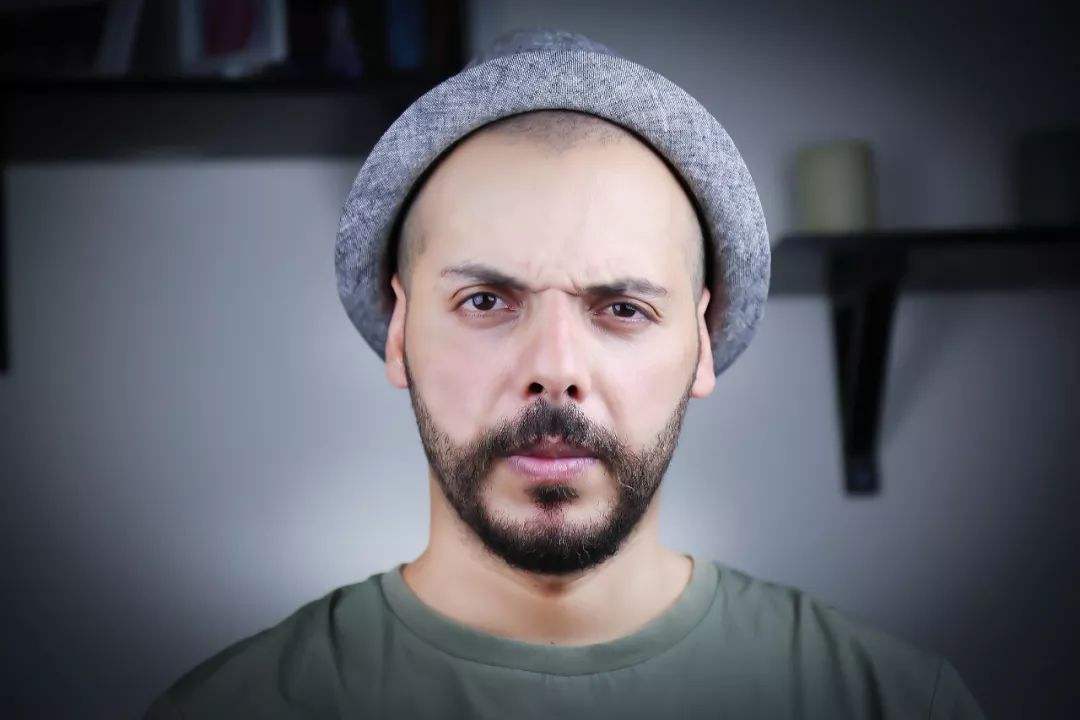 戴帽子会导致脱发秃顶？脱发这件事男性激素很关键，如何预防？