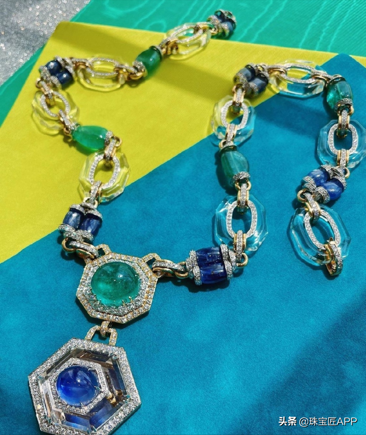 世界顶级珠宝品牌，曾霸屏美国珠宝界，他是天赋异禀的珠宝鬼才