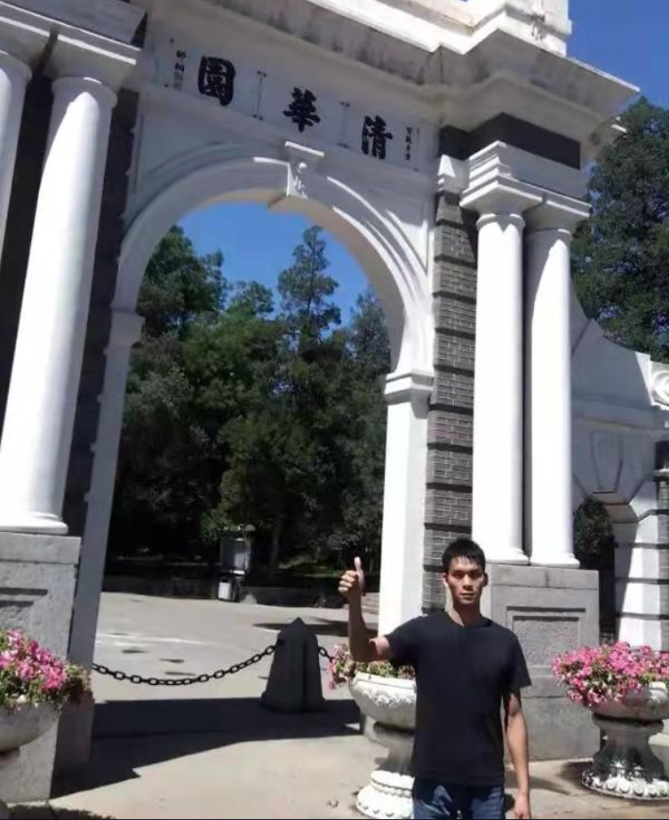 “高考钉子户”：复读12年只为上清华，33岁的他还要再战