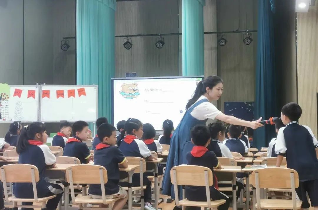 成都市双流区实验小学外国语学校开展小学英语一二年级教研活动