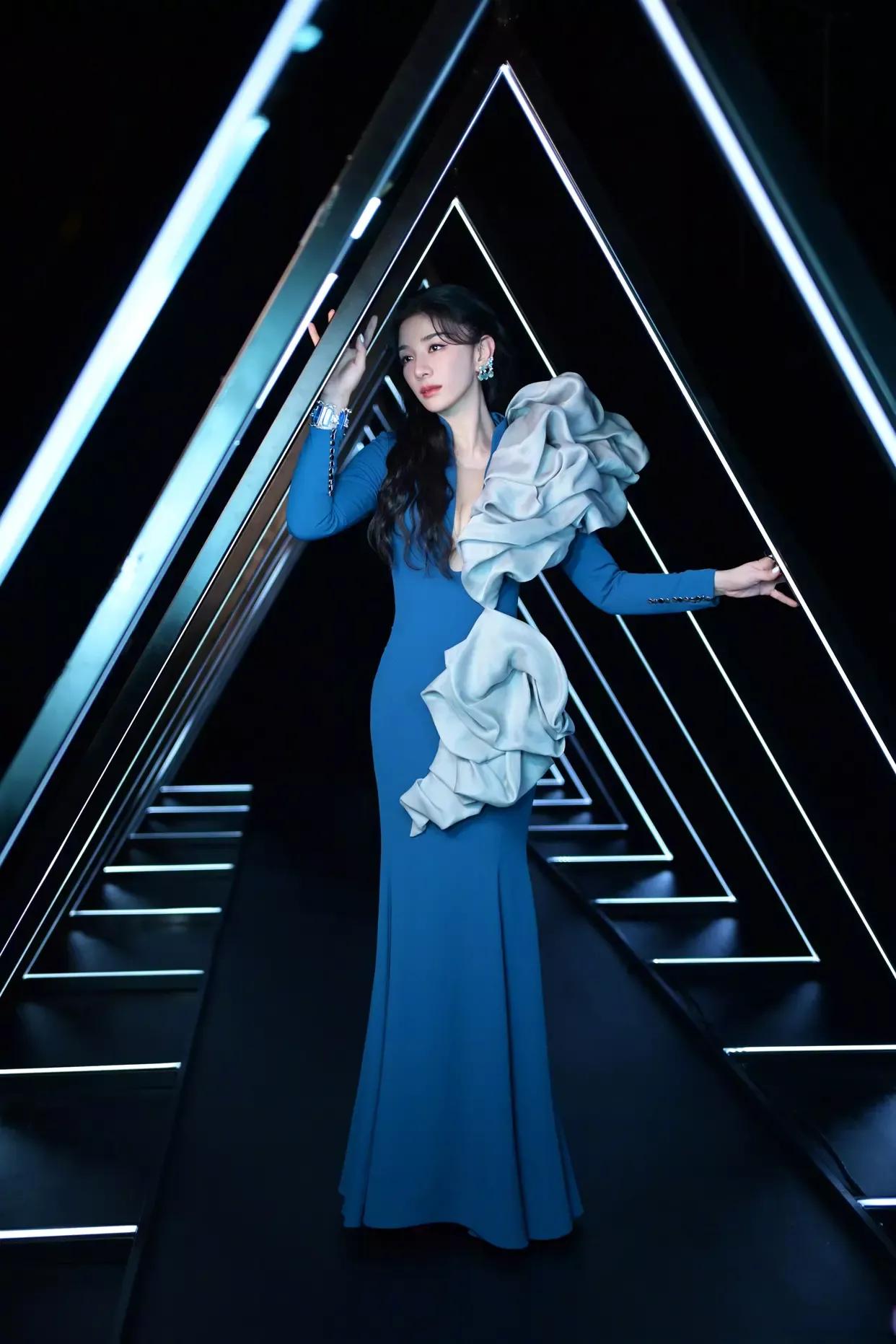 黄奕参加了《乘风破浪》之后，不仅变瘦了，也变美了