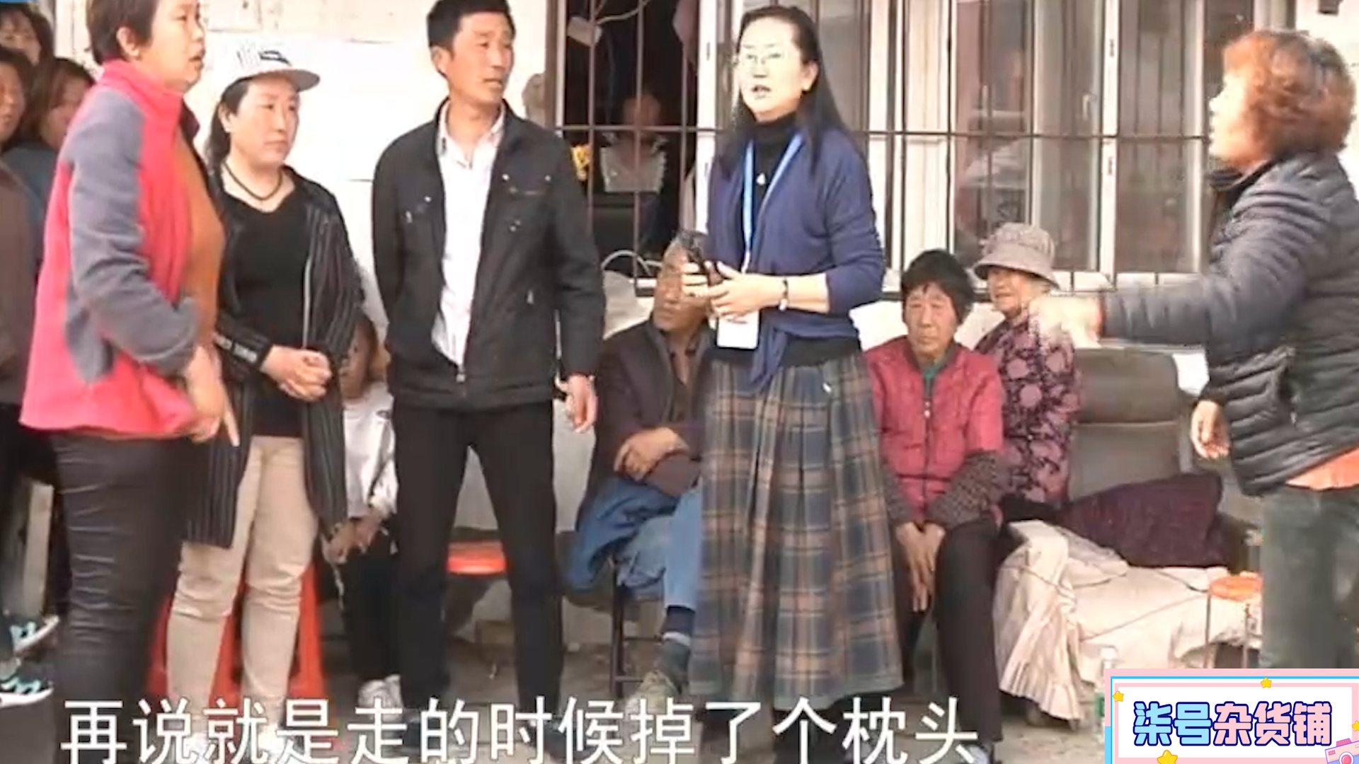 河南七旬老人哭诉儿子不孝顺，妯娌俩泼妇骂街，儿媳：一家养一个