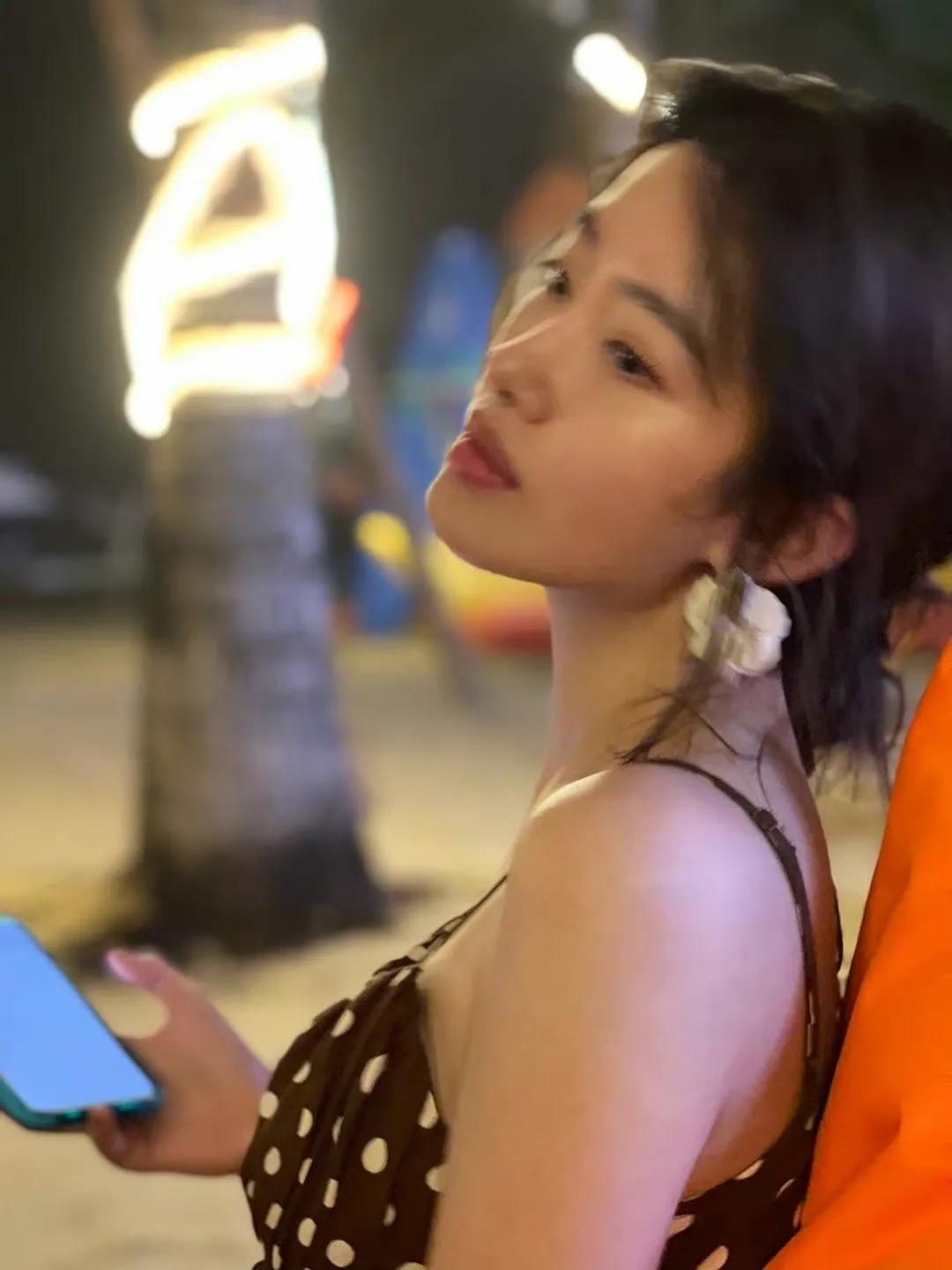 杨釆钰这小酒窝真迷人