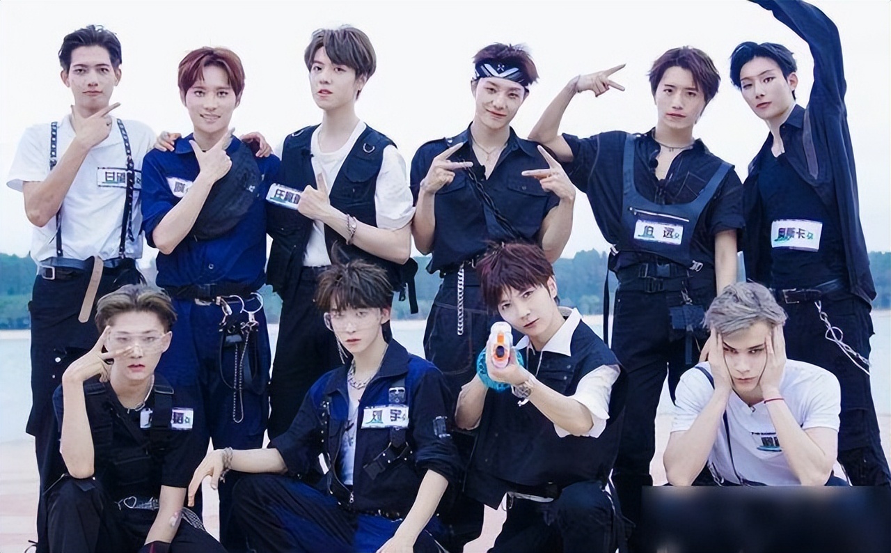 当这个组合出现的时候，这山寨让人无语，网友：这不是我们的青春