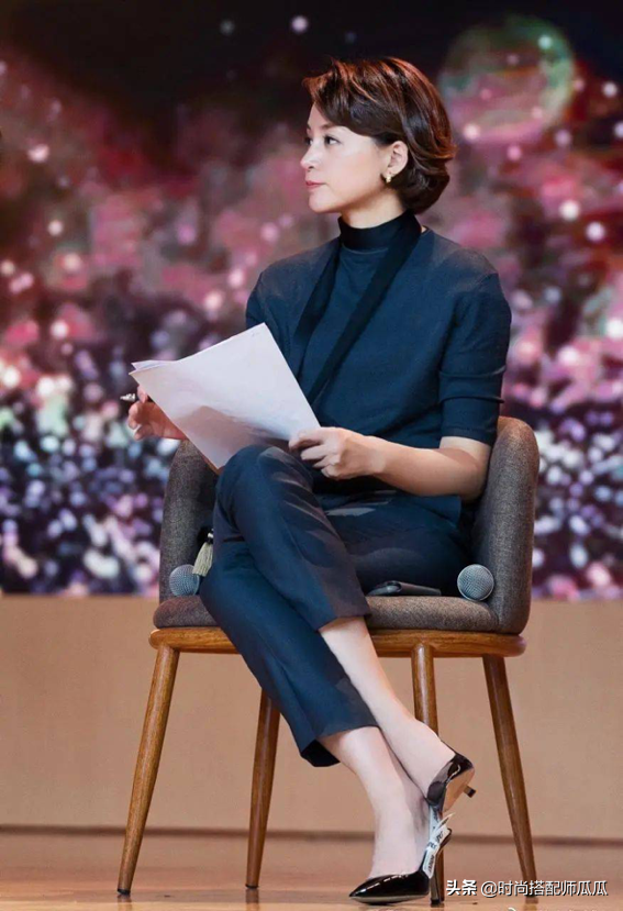 有气质的女人，夏天再热也不会穿拖鞋！瞧陈数、董卿这样穿有多美