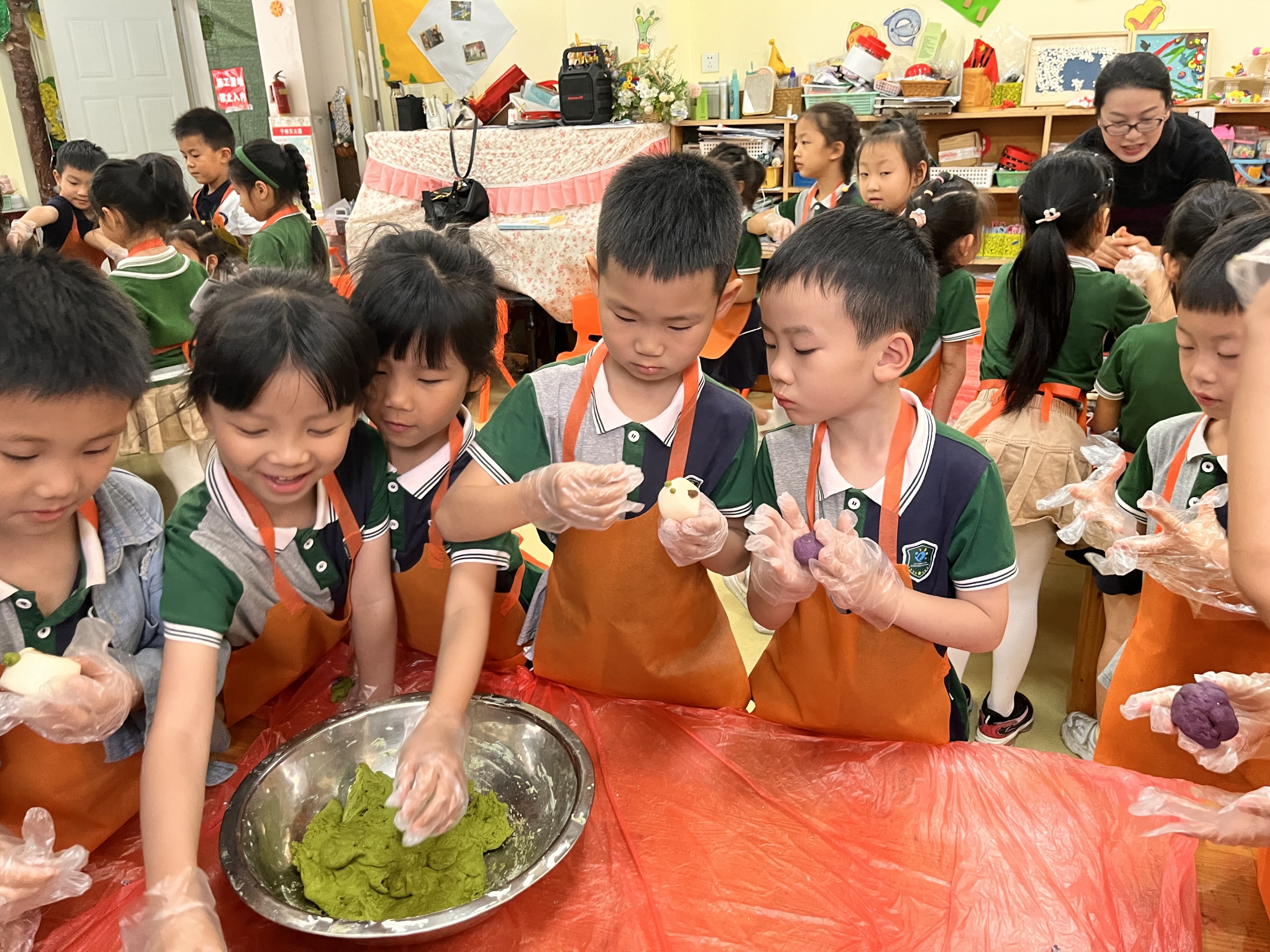 德阳市第一幼儿园开展以“品”美食“慧”生活为主题的活动