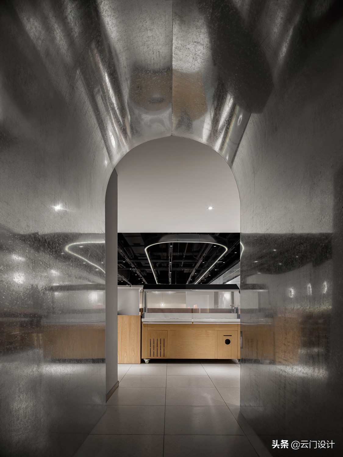 “石板鲜五花，焦香吃不腻”—剖析轻奢系-韩时烤肉餐厅升级设计