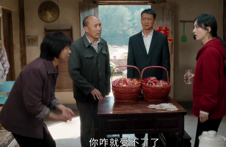 中国导演们！求求你们学学《幸福到万家》导演郑晓龙怎么拍穷人吧