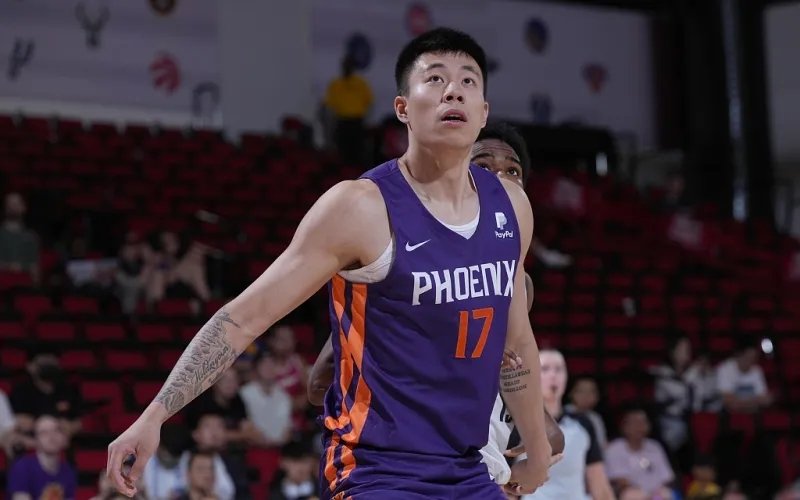 nba夏联为什么3球不参加(NBA夏联“中国德比”记：两种完全不同的9分，一样万众睢睢的梦想)