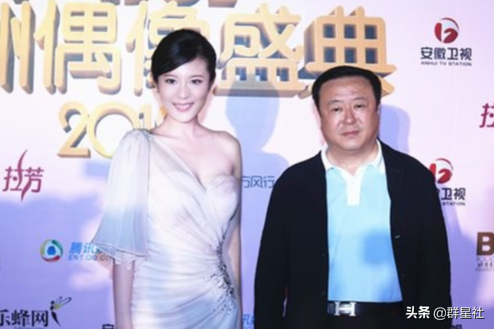 著名导演尤小刚：33岁娶田歌，二婚邬倩倩，如今现女友比他小30岁