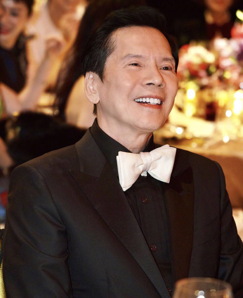 向华强为萧敬腾狂砸500万为何和向太一起供养前妻四十余年