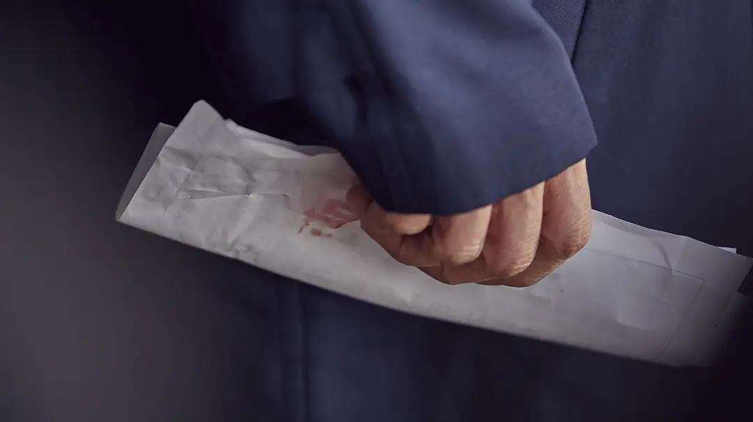 《老妇人》：她69岁，被29岁的年轻男人性侵，然而却没人相信