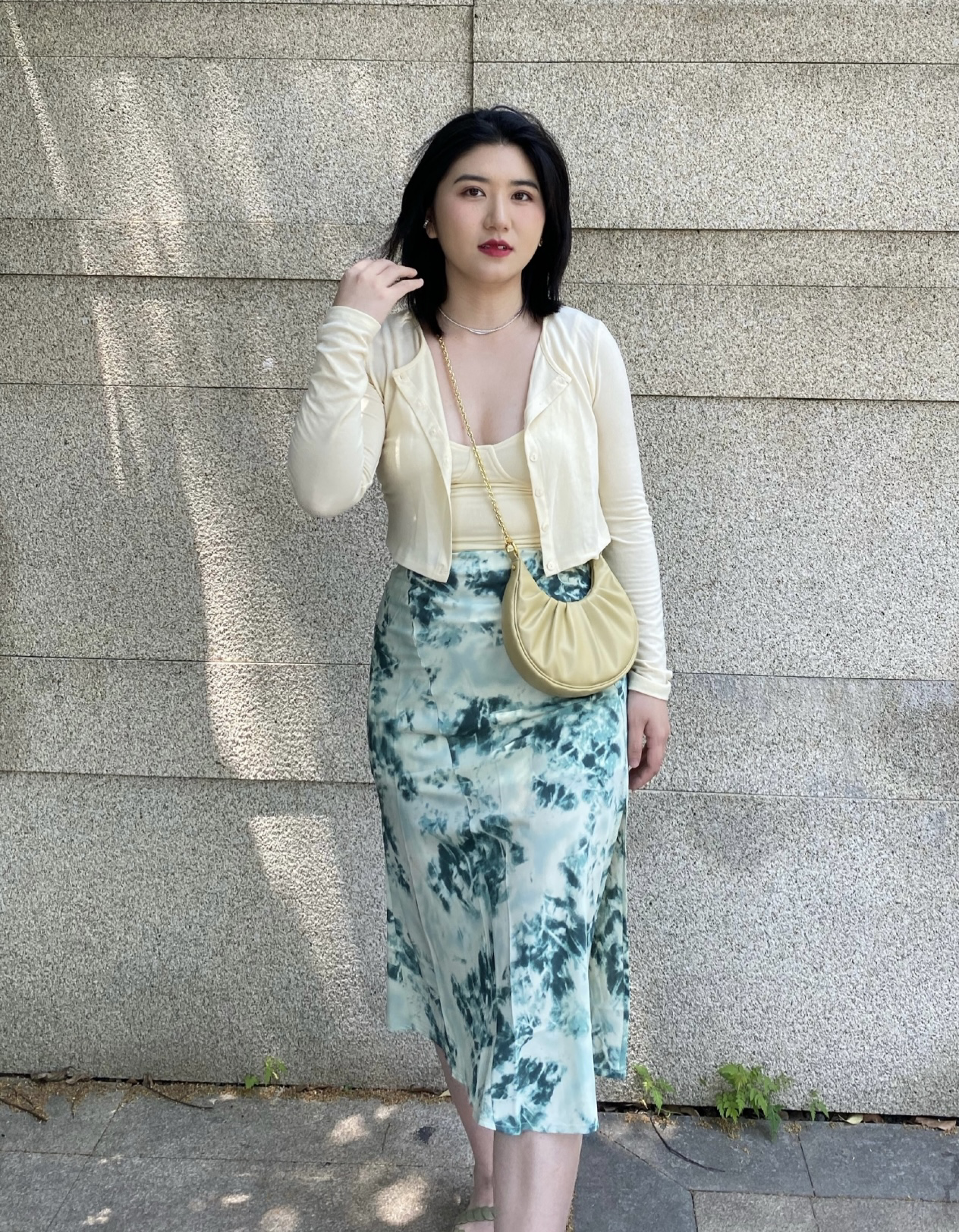 又发现一位超火穿搭的微胖博主，不是一味黑白灰，穿搭大气很时髦