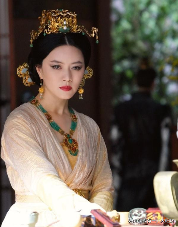 《白发》无辜背负仇恨的容齐，至死守护容乐，自此世上再无齐哥哥