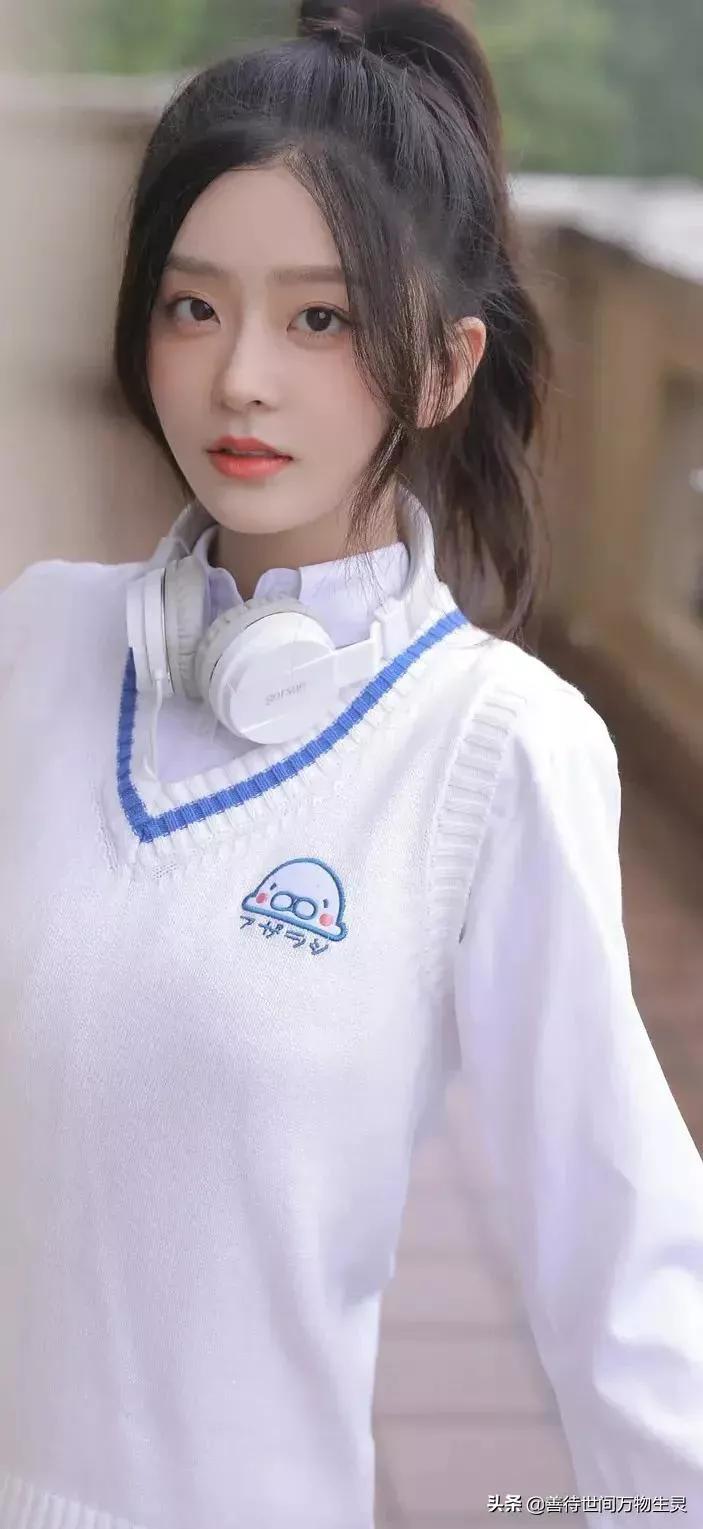 如花似玉的王嘉丽